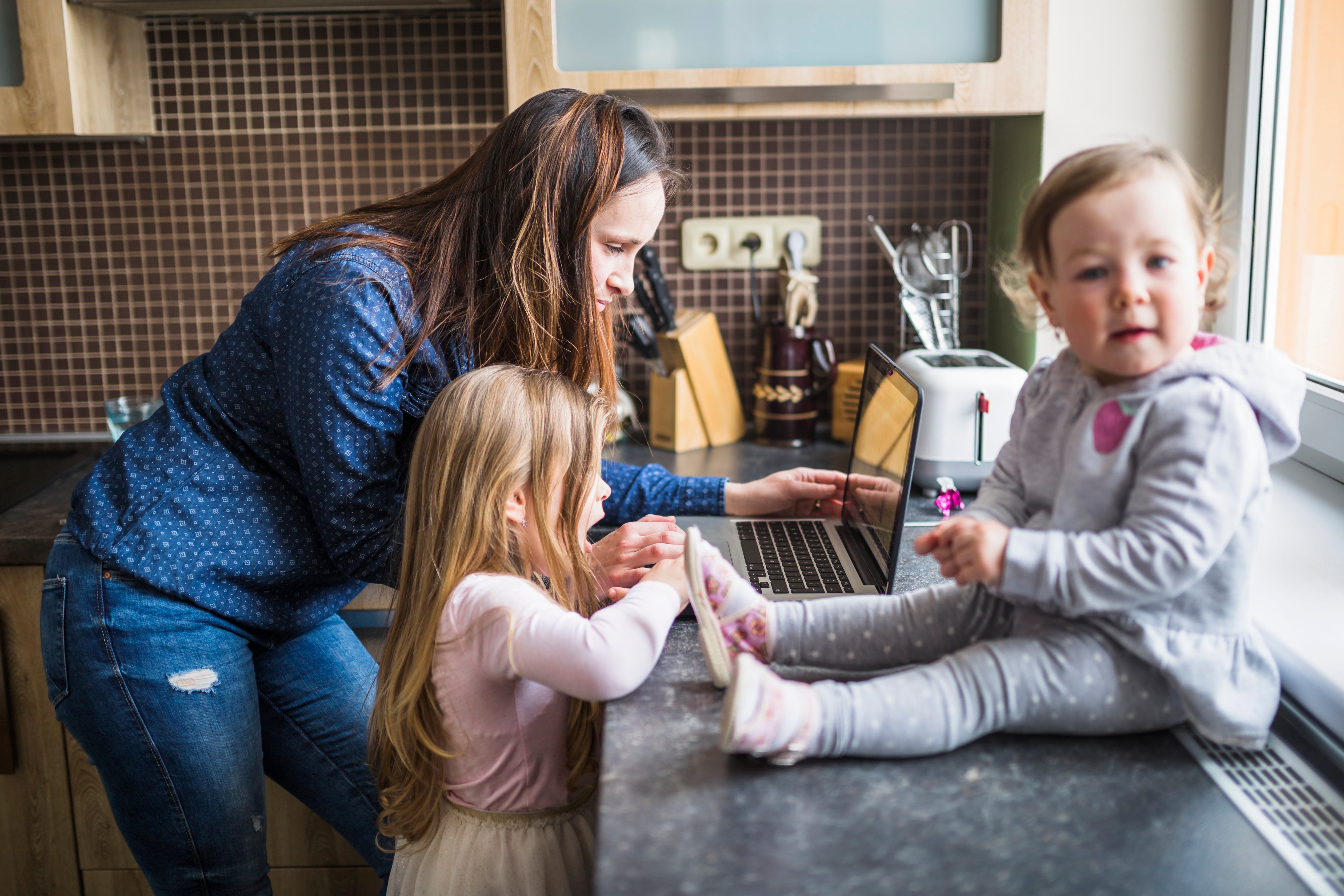 at home workout no equipment for busy moms